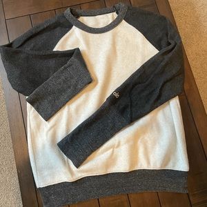Alo fuzzy sweatshirt